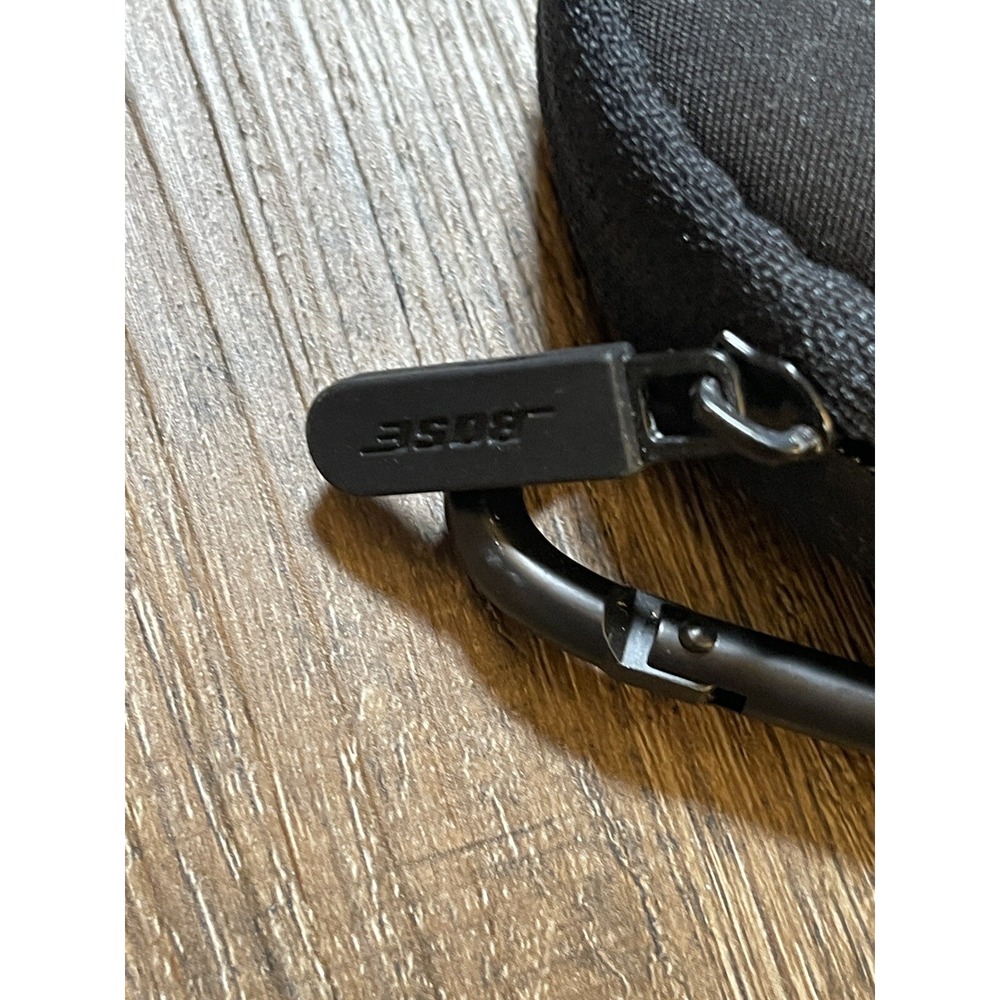 SoundSport Wireless Headphones Carry Case With Carbine Hook‎ - Picture 4 of 7